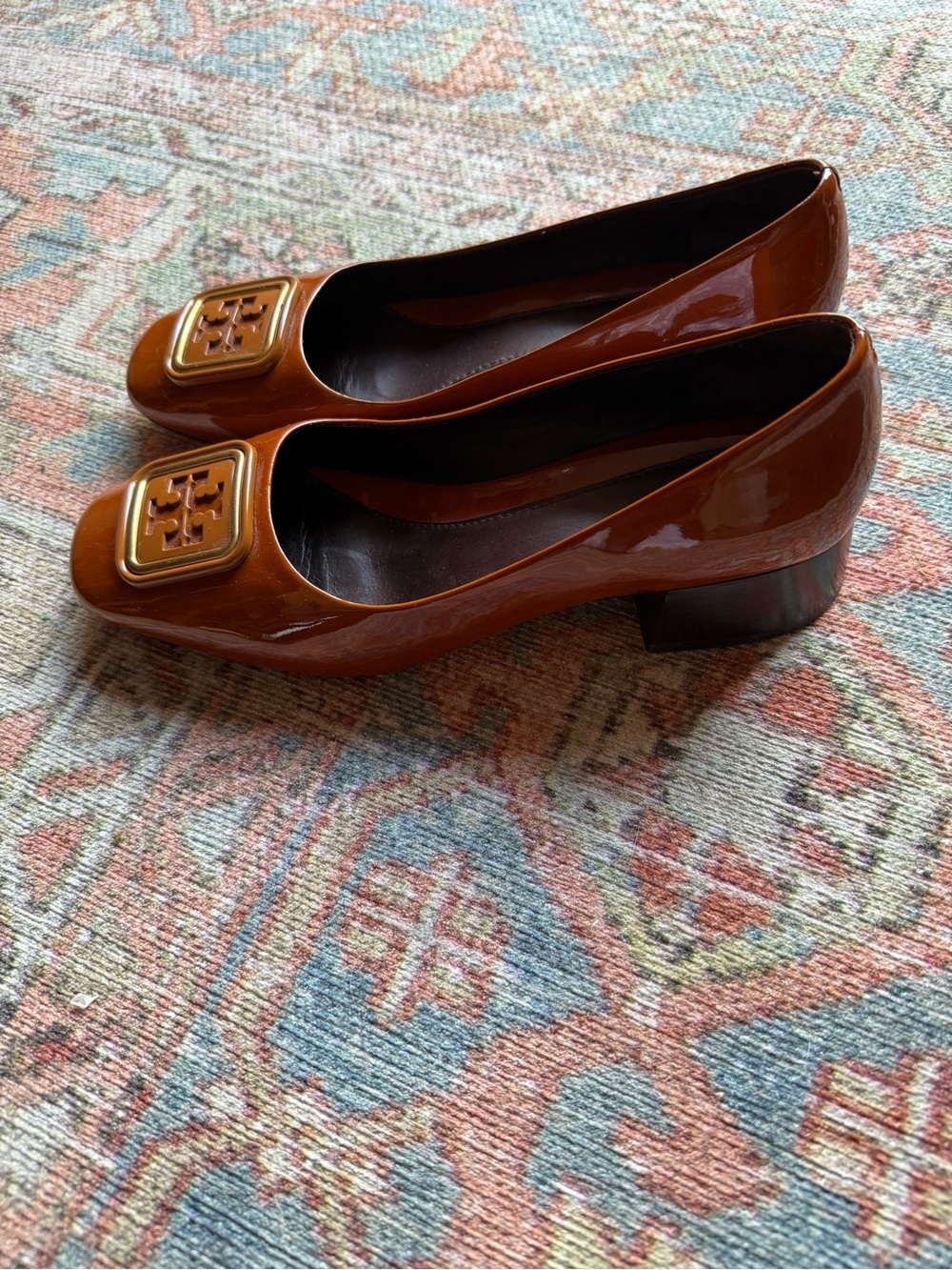 Tory Burch Georgia Cognac Patent Leather Pumps - Picture 4 of 5